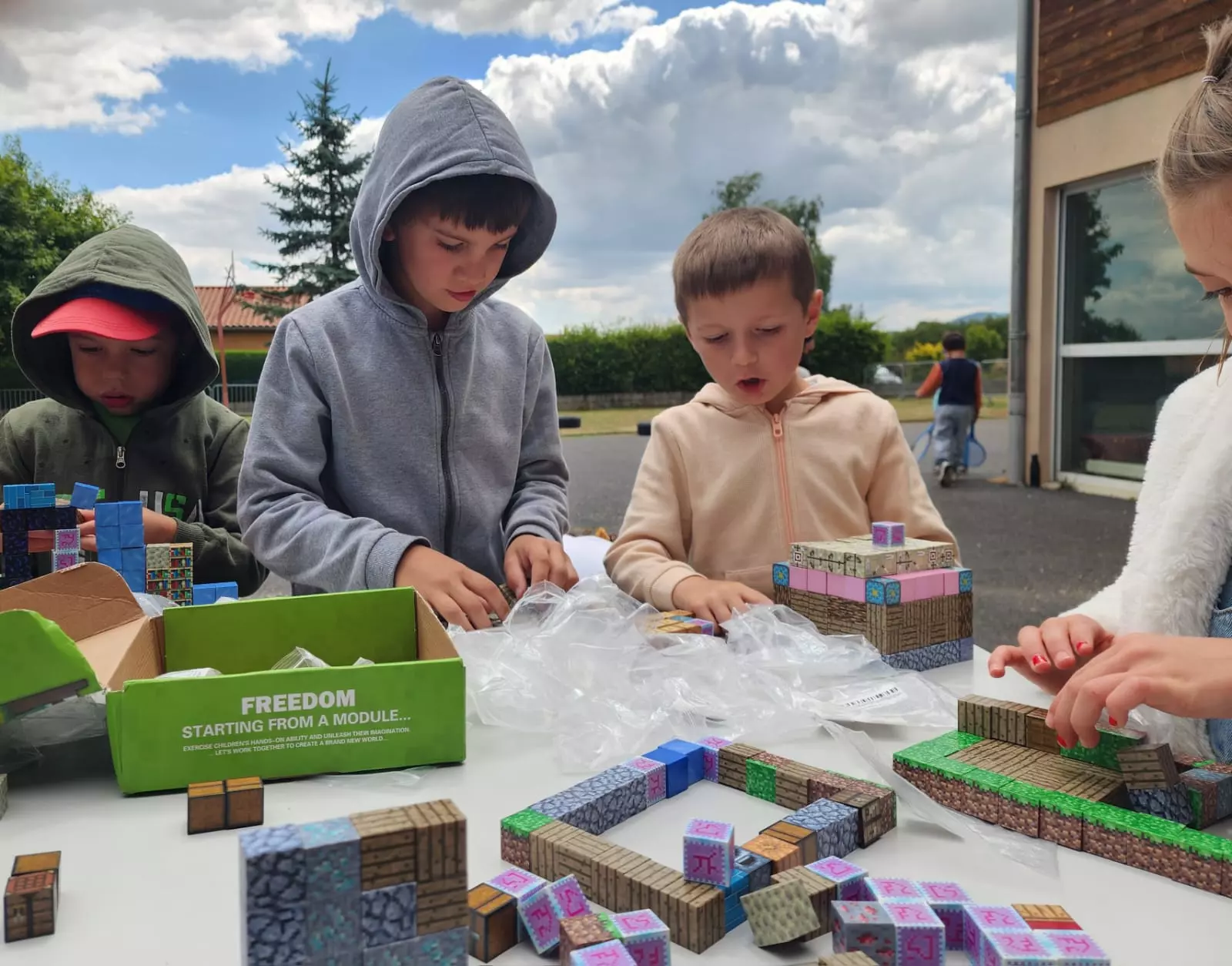 Centre de Velay Ouest (Loudes) - Vacances - Galerie JUILLET 2025 "pareil/pas pareil"